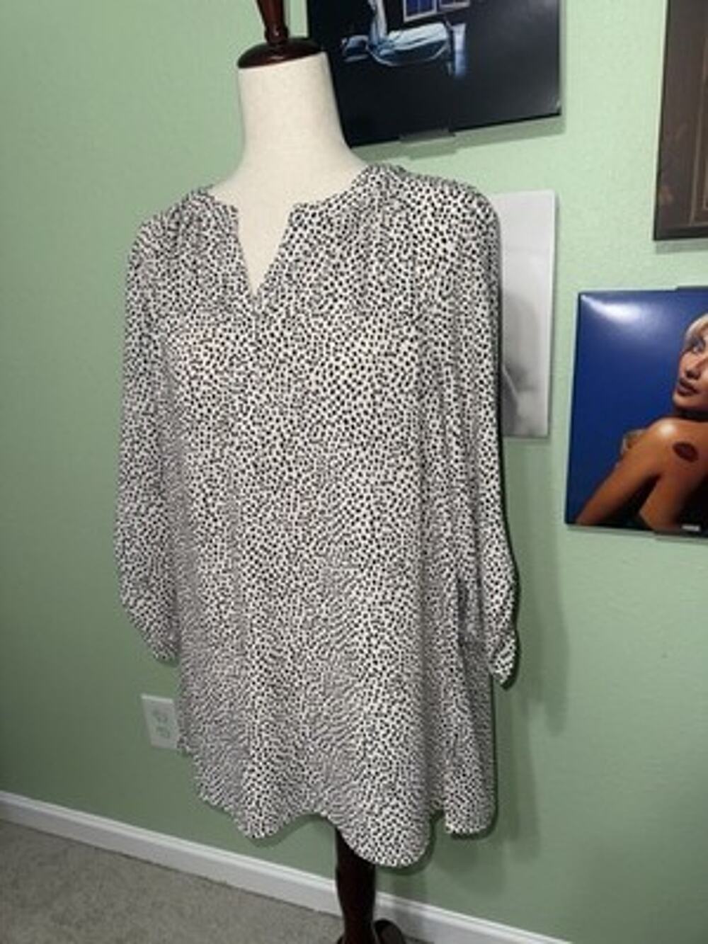 41 Hawthorn Women XL Blouse Top Black White Speckled Dalmatian Dot V-Neck